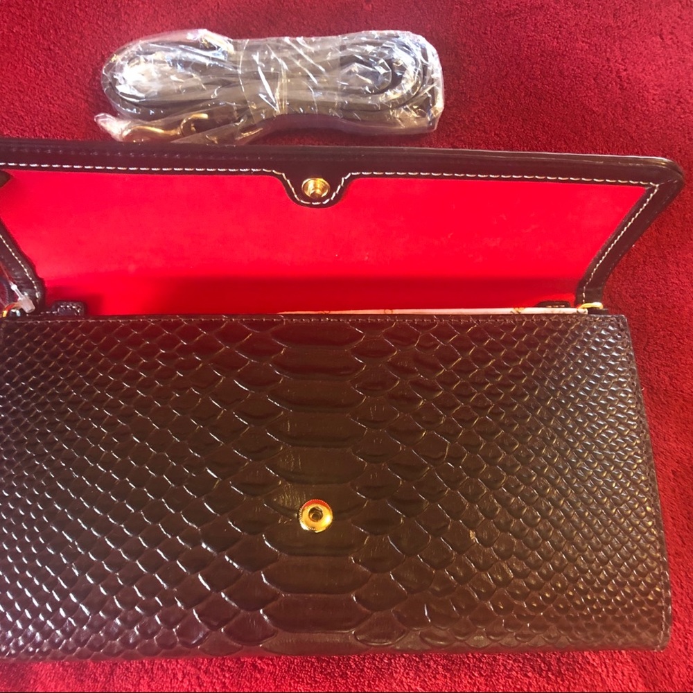 Dooney & Bourke Crossbody Clutch